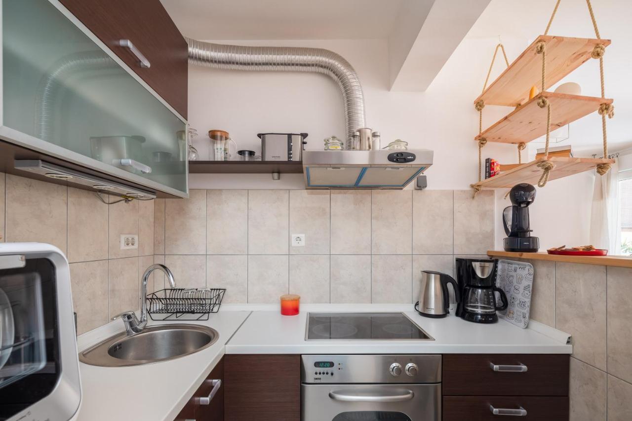 Modern Apt With Terrace 4 Min Walk To The Beach Сплит Екстериор снимка