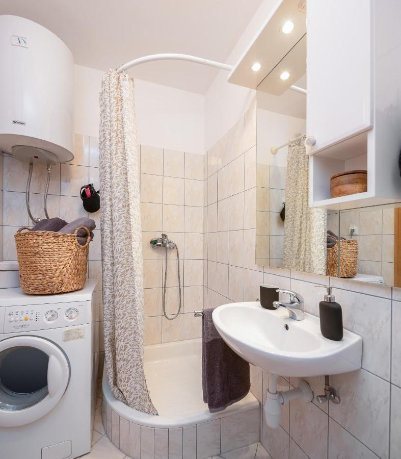 Modern Apt With Terrace 4 Min Walk To The Beach Сплит Екстериор снимка